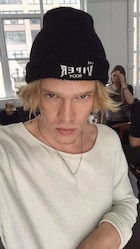 Cody Simpson : cody-simpson-1434641401.jpg