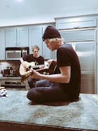 Cody Simpson : cody-simpson-1435659841.jpg