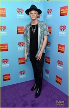 Cody Simpson : cody-simpson-1456130590.jpg