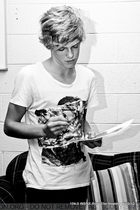 Cody Simpson : codysimpson_1286386623.jpg