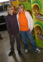 Cole & Dylan Sprouse : TI4U_u1140064498.jpg