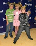 Cole & Dylan Sprouse : TI4U_u1140565357.jpg