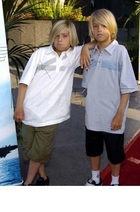 Cole & Dylan Sprouse : TI4U_u1149859265.jpg