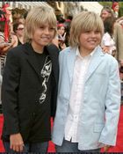 Cole & Dylan Sprouse : TI4U_u1151417551.jpg