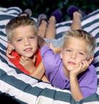 Cole & Dylan Sprouse : TI4U_u1157046701.jpg