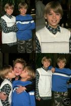 Cole & Dylan Sprouse : TI4U_u1157391176.jpg