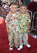 Cole & Dylan Sprouse : TI4U_u1220736047.jpg