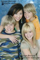 Cole & Dylan Sprouse : TI4U_u1221990240.jpg