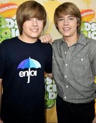 Cole & Dylan Sprouse : TI4U_u1303093594.jpg