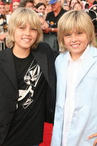 Cole & Dylan Sprouse : cole_dillan_1163699007.jpg