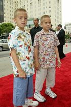 Cole & Dylan Sprouse : cole_dillan_1168707667.jpg