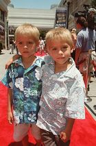 Cole & Dylan Sprouse : cole_dillan_1168707680.jpg