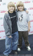 Cole & Dylan Sprouse : cole_dillan_1207602128.jpg