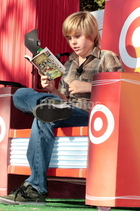 Cole & Dylan Sprouse : cole_dillan_1209399128.jpg