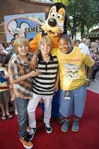 Cole & Dylan Sprouse : cole_dillan_1209921358.jpg
