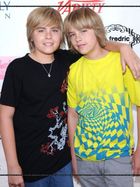 Cole & Dylan Sprouse : cole_dillan_1212705393.jpg