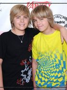 Cole & Dylan Sprouse : cole_dillan_1214101500.jpg