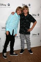 Cole & Dylan Sprouse : cole_dillan_1216621356.jpg