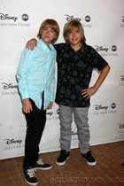 Cole & Dylan Sprouse : cole_dillan_1217089174.jpg
