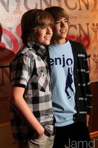 Cole & Dylan Sprouse : cole_dillan_1236446489.jpg