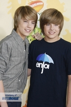 Cole & Dylan Sprouse : cole_dillan_1238610917.jpg