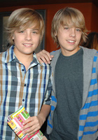 Cole & Dylan Sprouse : cole_dillan_1239035033.jpg