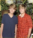 Cole & Dylan Sprouse : cole_dillan_1256650294.jpg