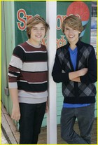 Cole & Dylan Sprouse : cole_dillan_1285953314.jpg