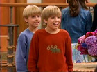 Cole & Dylan Sprouse : spr-suitelife102_010.jpg