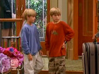 Cole & Dylan Sprouse : spr-suitelife102_030.jpg
