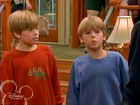 Cole & Dylan Sprouse : spr-suitelife102_063.jpg
