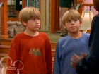 Cole & Dylan Sprouse : spr-suitelife102_066.jpg