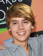 Cole Sprouse : cole-sprouse-1338922330.jpg