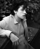 Cole Sprouse : cole-sprouse-1489215125.jpg
