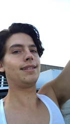 Cole Sprouse : cole-sprouse-1526670362.jpg