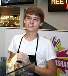 Cole Sprouse : colesprouse_1301290189.jpg