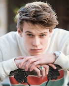 Colin Ford : colin-ford-1521068465.jpg