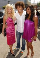 Corbin Bleu : TI4U_u1199389058.jpg