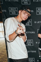 Corbyn Besson : corbyn-besson-1585076560.jpg