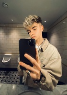 Corbyn Besson : corbyn-besson-1585153503.jpg