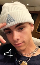 Corbyn Besson : corbyn-besson-1590437309.jpg