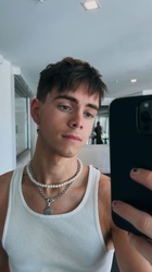 Corbyn Besson : corbyn-besson-1644011539.jpg