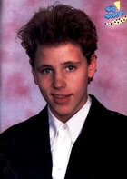 Corey Haim : corey-haim-1420509993.jpg