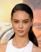 Courtney Eaton : courtney-eaton-1446411451.jpg