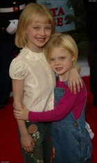 Dakota Fanning : TI4U_u1156354704.jpg