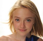 Dakota Fanning : dakota-fanning-1329613279.jpg