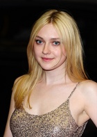 Dakota Fanning : dakota-fanning-1347602072.jpg