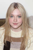 Dakota Fanning : dakota-fanning-1361051158.jpg