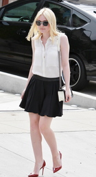 Dakota Fanning : dakota-fanning-1372130695.jpg