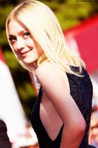 Dakota Fanning : dakota-fanning-1378060445.jpg